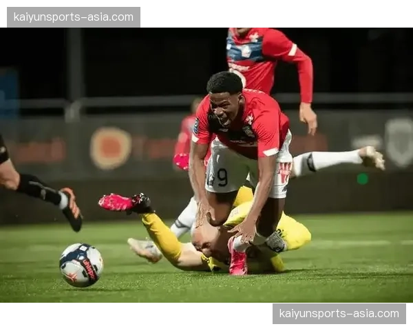 深度报道：2025-26赛季法甲中游球队战术趋势——从长传冲吊到地面传导的转变